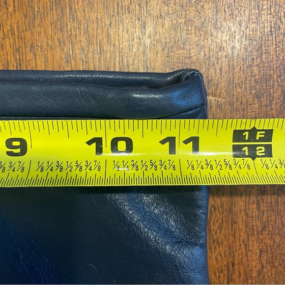 Vintage 100% Genuine Leather Navy Purse or Clutch by TJW for Mervyns 80s/90s - Picture 10 of 11